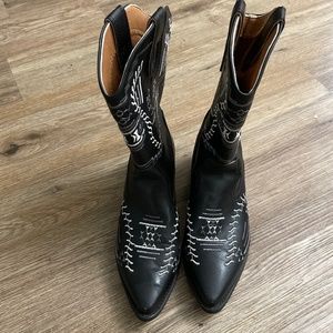 Cowgirl/ cowboy boots